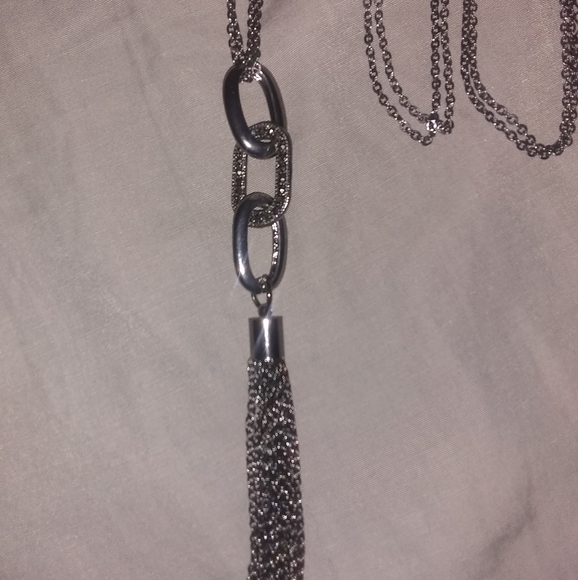 NWT Tassel Chain Necklace - Picture 3 of 3